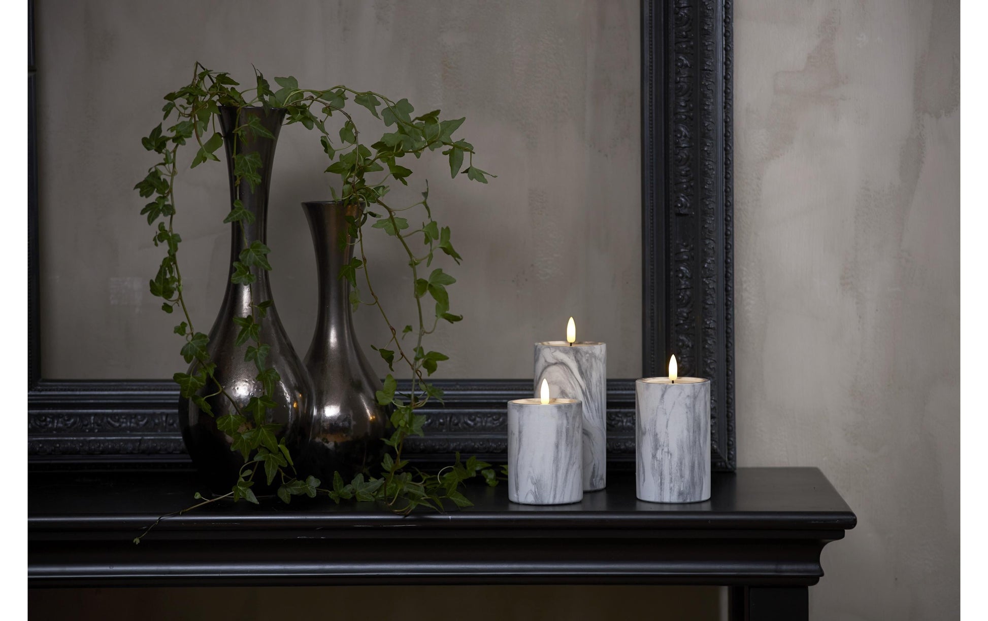 Star Trading LED-Säulenkerze Flame Marble – Ø 7,5 × 15 cm, warmweiss, grau/marmor, Timer, batteriebetrieben
