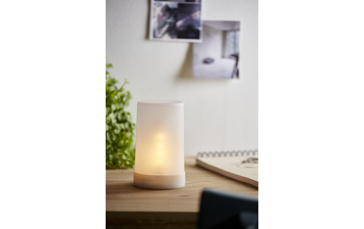 Star Trading LED-Säulenkerze – IP44 – Batteriebetrieb – Timer 6/18 h, flackernd – Weiss – Kunststoff