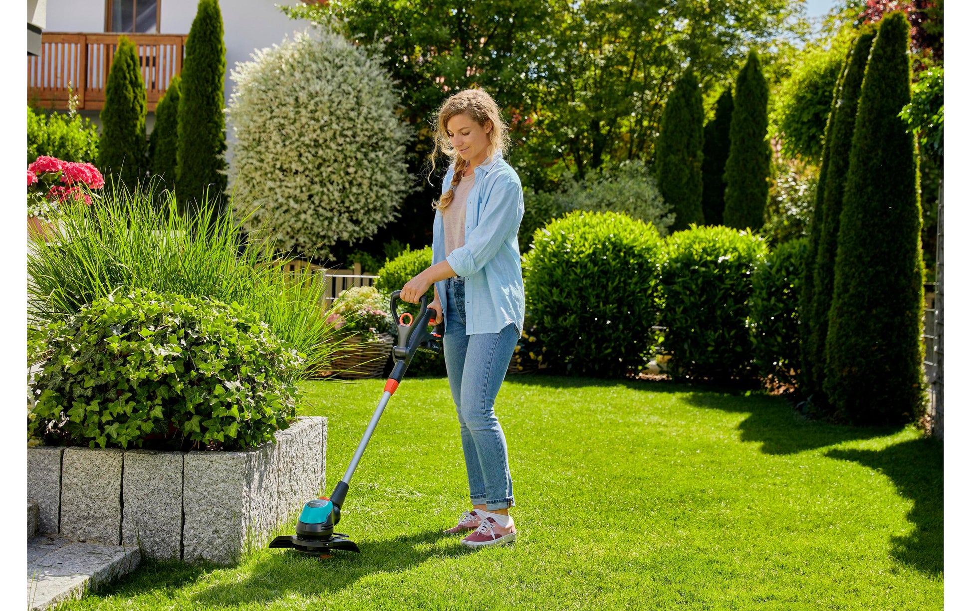 Gardena EasyCut 23/18V P4A Rasentrimmer – 18 V – Schnittbreite 230 mm – Betriebsdauer 45 min – 2 Ah & Ladegerät