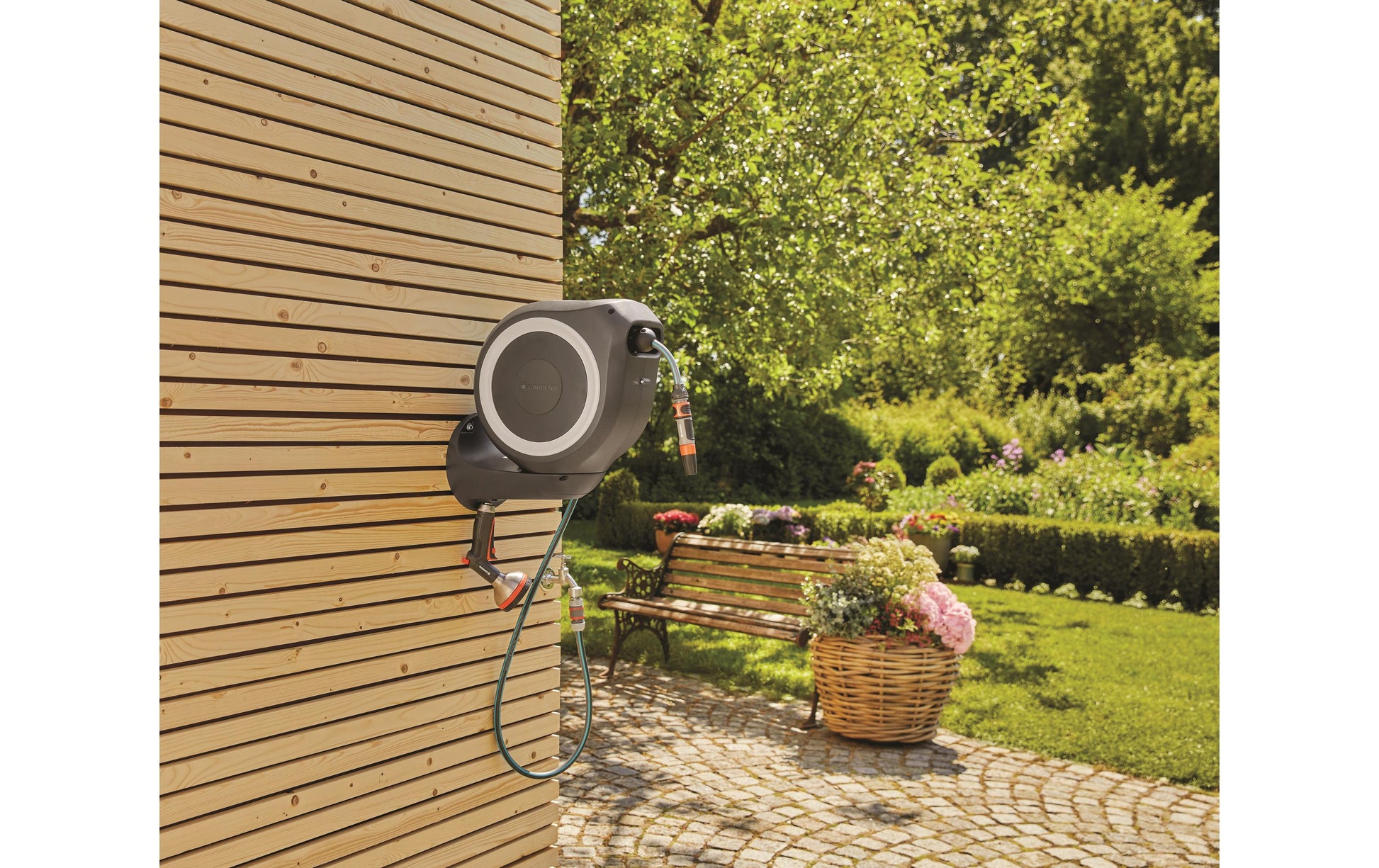 Gardena RollUp S Schlauchbox 15 m – wandmontiert, automatisch, Aquastop, grau