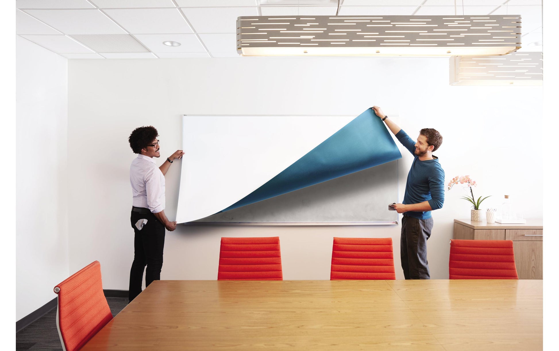 Post-It Whiteboard – 121,9 × 182,9 cm, Folie, Wandmontage, inkl. Mikrofasertuch, Wasserflasche