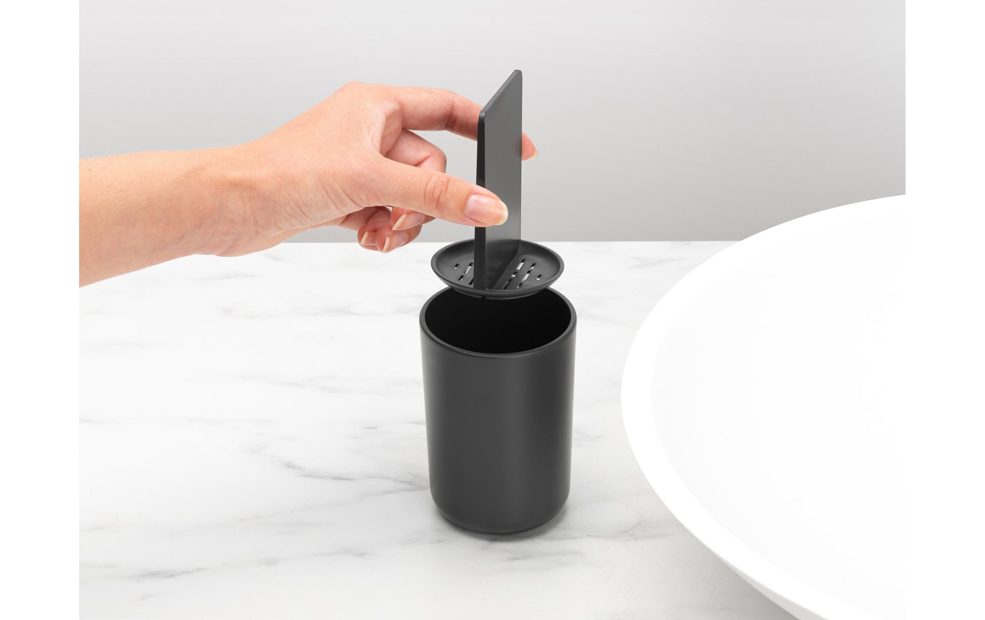 Brabantia Zahnputzbecher ReNew – Kunststoff, 7,6×7,6×11 cm, Grau