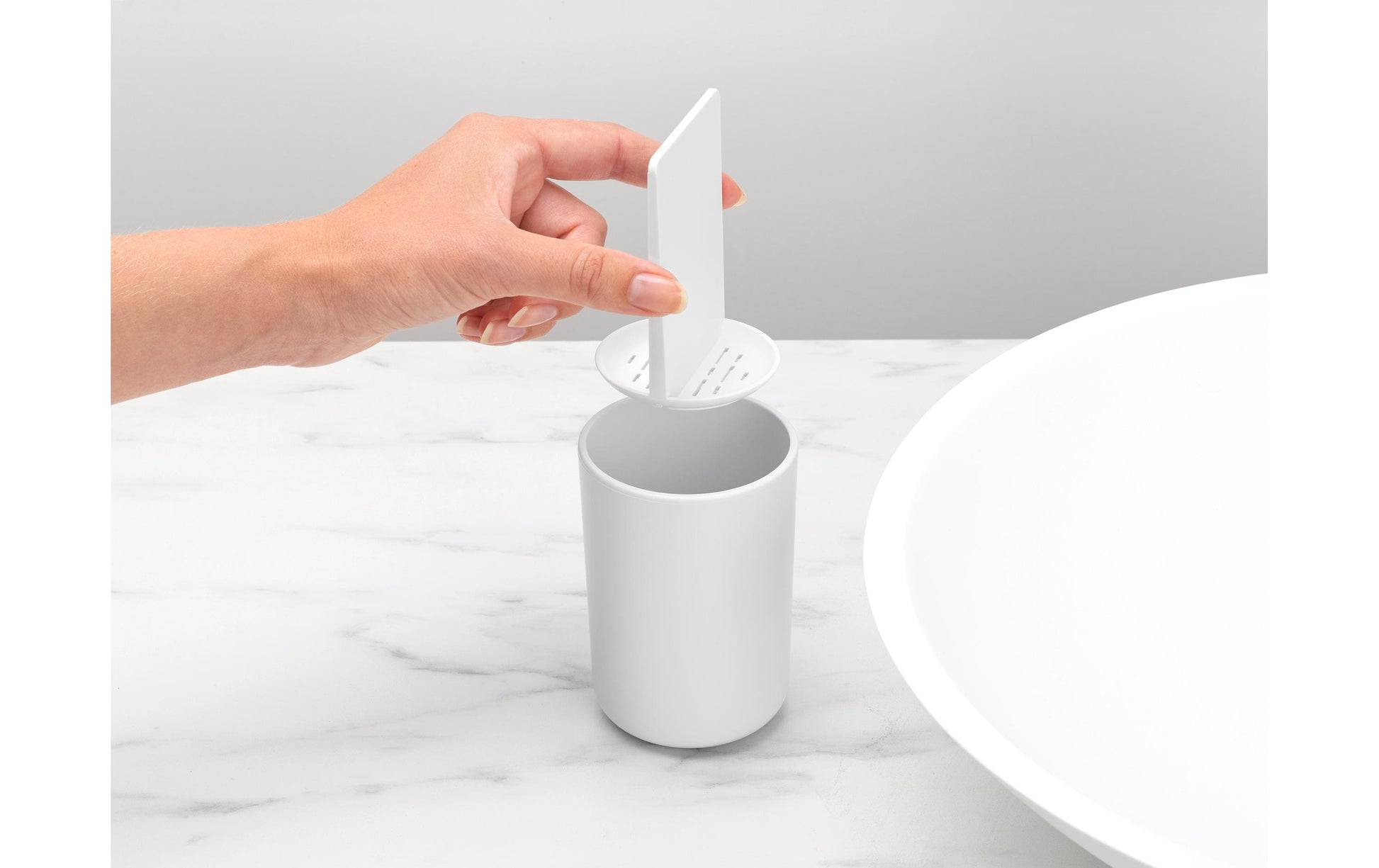 Brabantia Zahnbürstenhalter ReNew – 7,6×7,6×11 cm, Kunststoff, Weiss