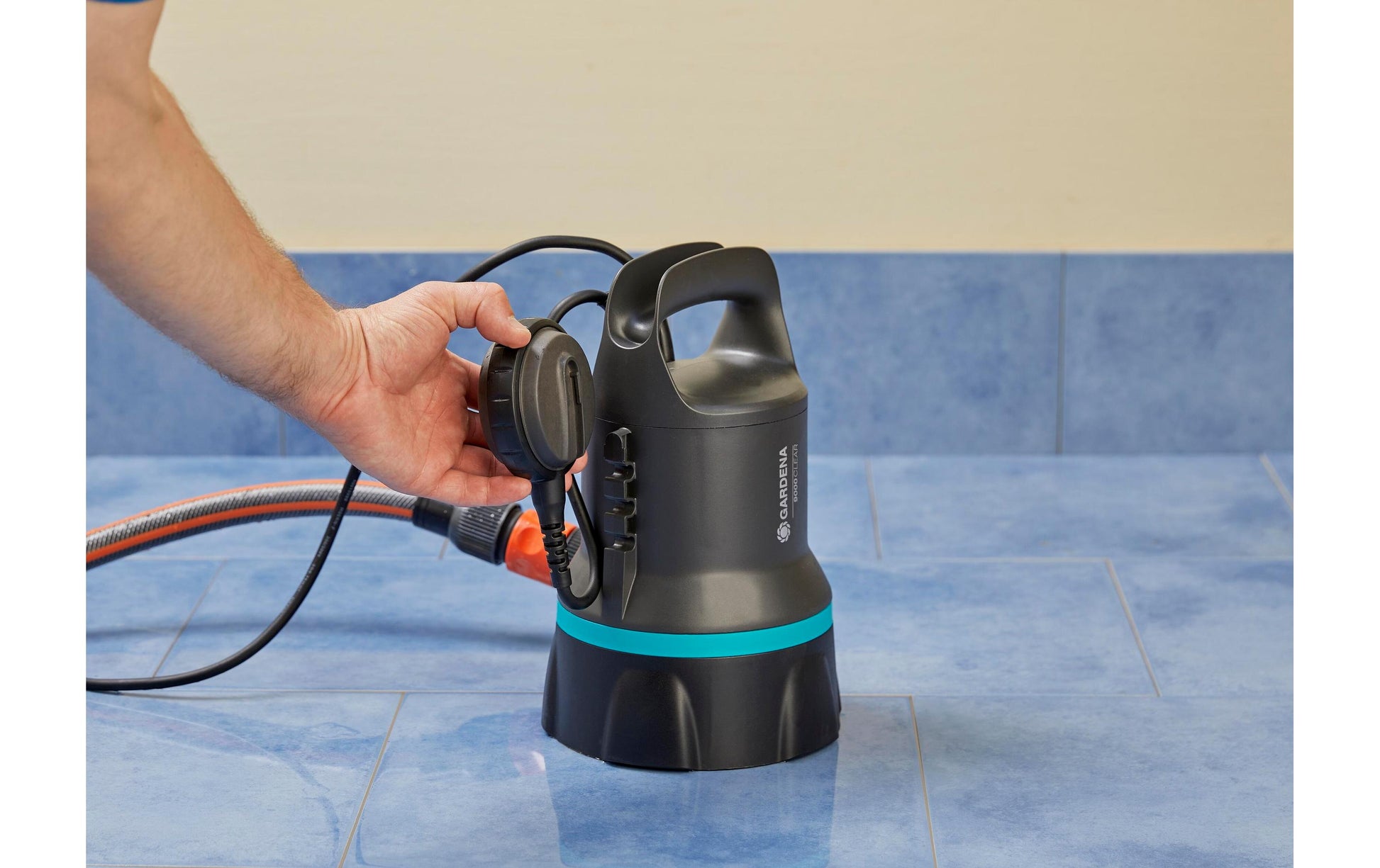 Gardena Gartenpumpe – 9000 l/h, 6 m Förderhöhe, 300 W, 230 V, Netzbetrieb