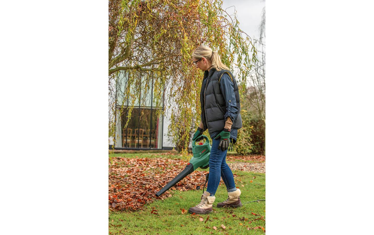 Bosch UniversalGardenTidy 2300 Laubbläser/Sauger – Luftstrom 576 m³/h – Fangsack 45 l – Netzbetrieb