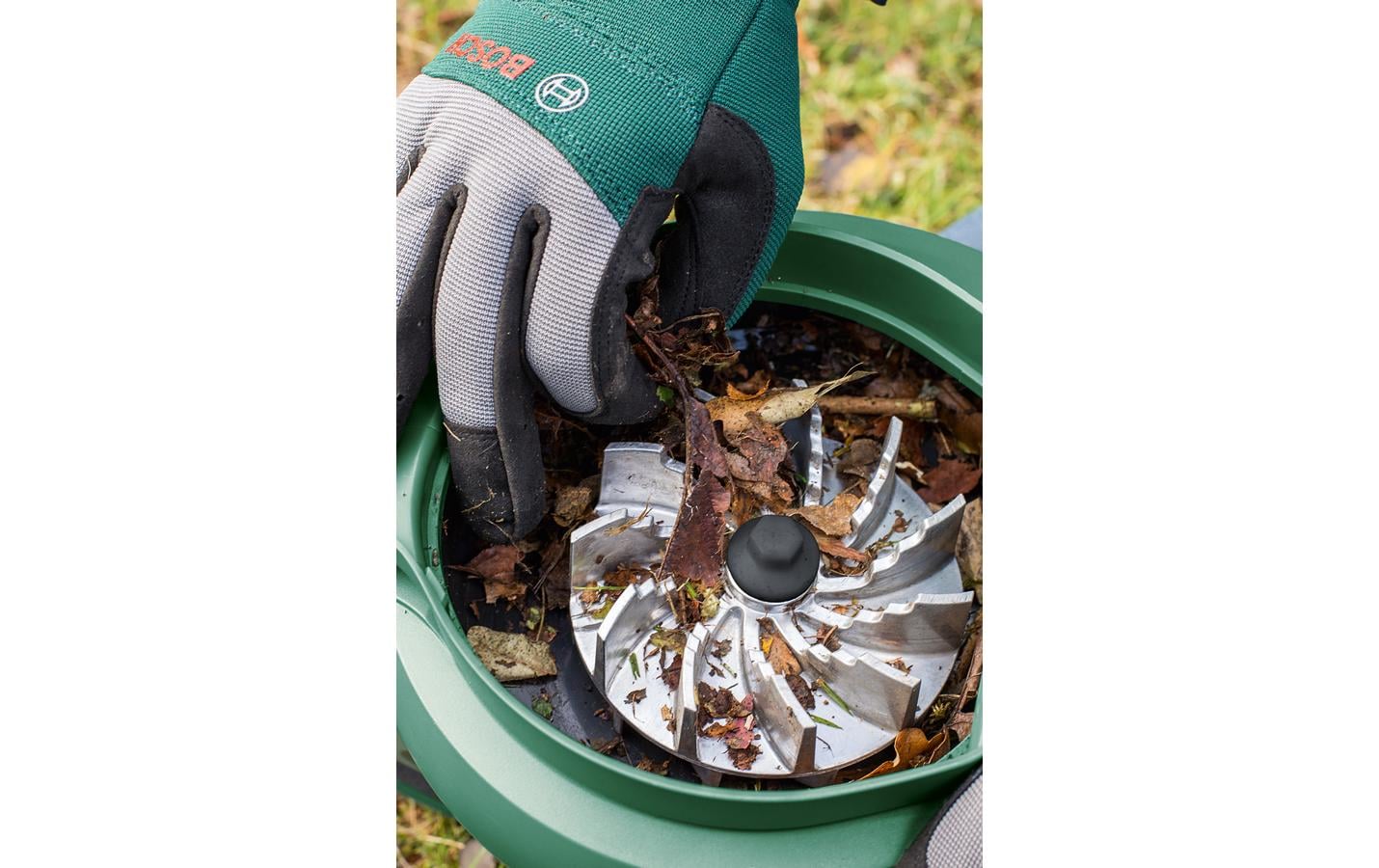 Bosch UniversalGardenTidy 2300 Laubbläser/Sauger – Luftstrom 576 m³/h – Fangsack 45 l – Netzbetrieb