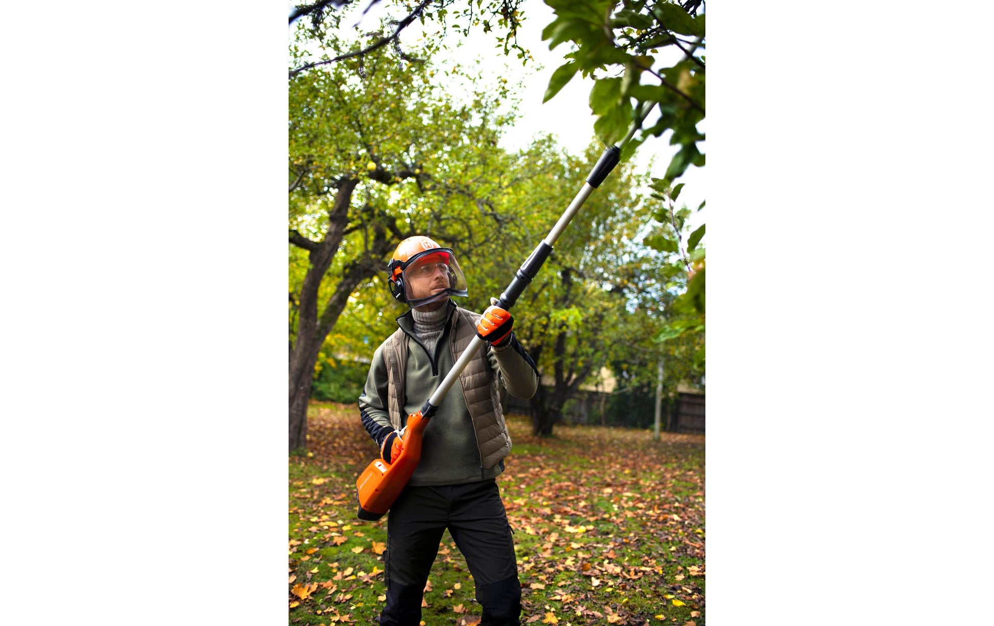 Husqvarna 120iTK4-PH Hochentaster – 36 V – Schwertlänge 300 mm – 10 m/s – Mit Akku & Ladegerät – BLi-X