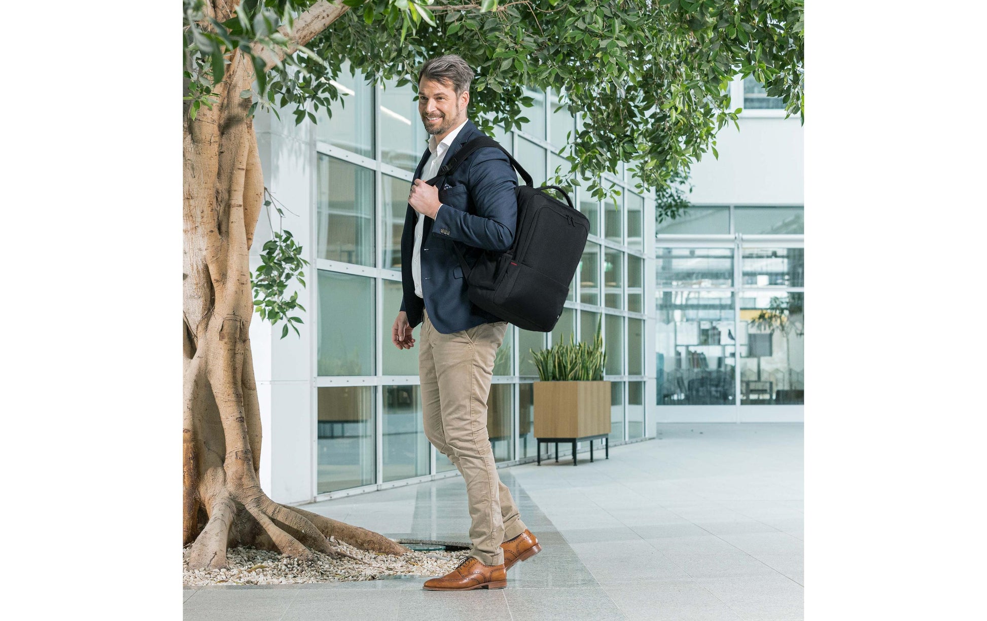 DICOTA Notebook-Rucksack 15,6" – 24 l, Recyceltes Polyester – Schwarz
