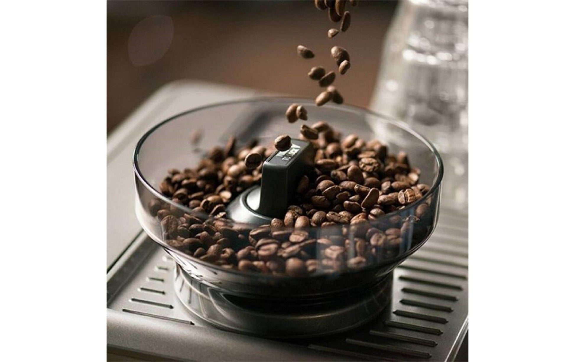 Sage Barista Pro Kaffeevollautomat – 2,0 l, 250 g Bohnenbehälter, 15 bar, Milchaufschäumer