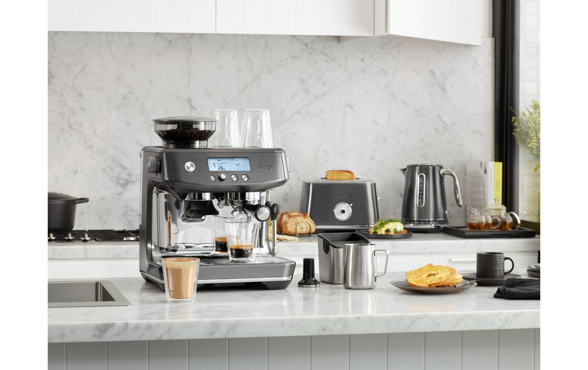 Sage Barista Pro Kaffeevollautomat – 2,0 l, 250 g Bohnenbehälter, 15 bar, Milchaufschäumer
