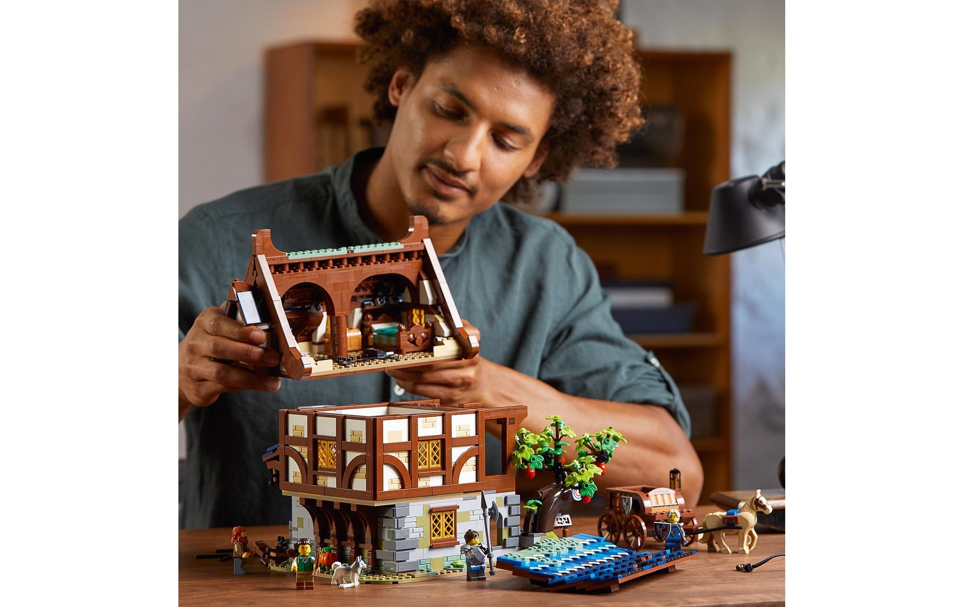 LEGO Ideas Mittelalterliche Schmiede 3D-Puzzle – 2164 Teile – ab 18 Jahren