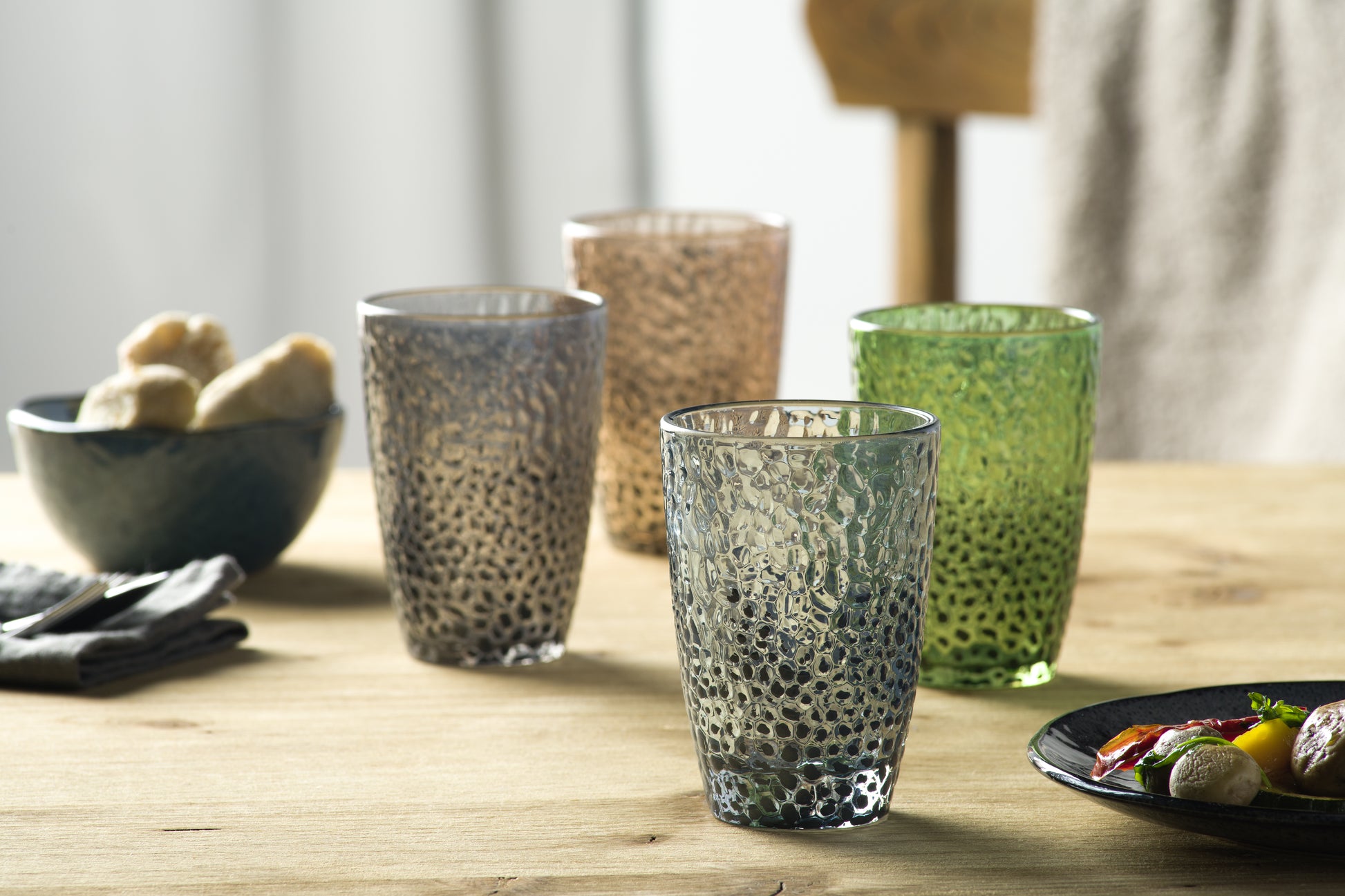 LEONARDO Trinkgläser Matera – 4er Set, 340 ml, Ø 8 cm, Kalk-Natron-Glas, Grün, spülmaschinenfest