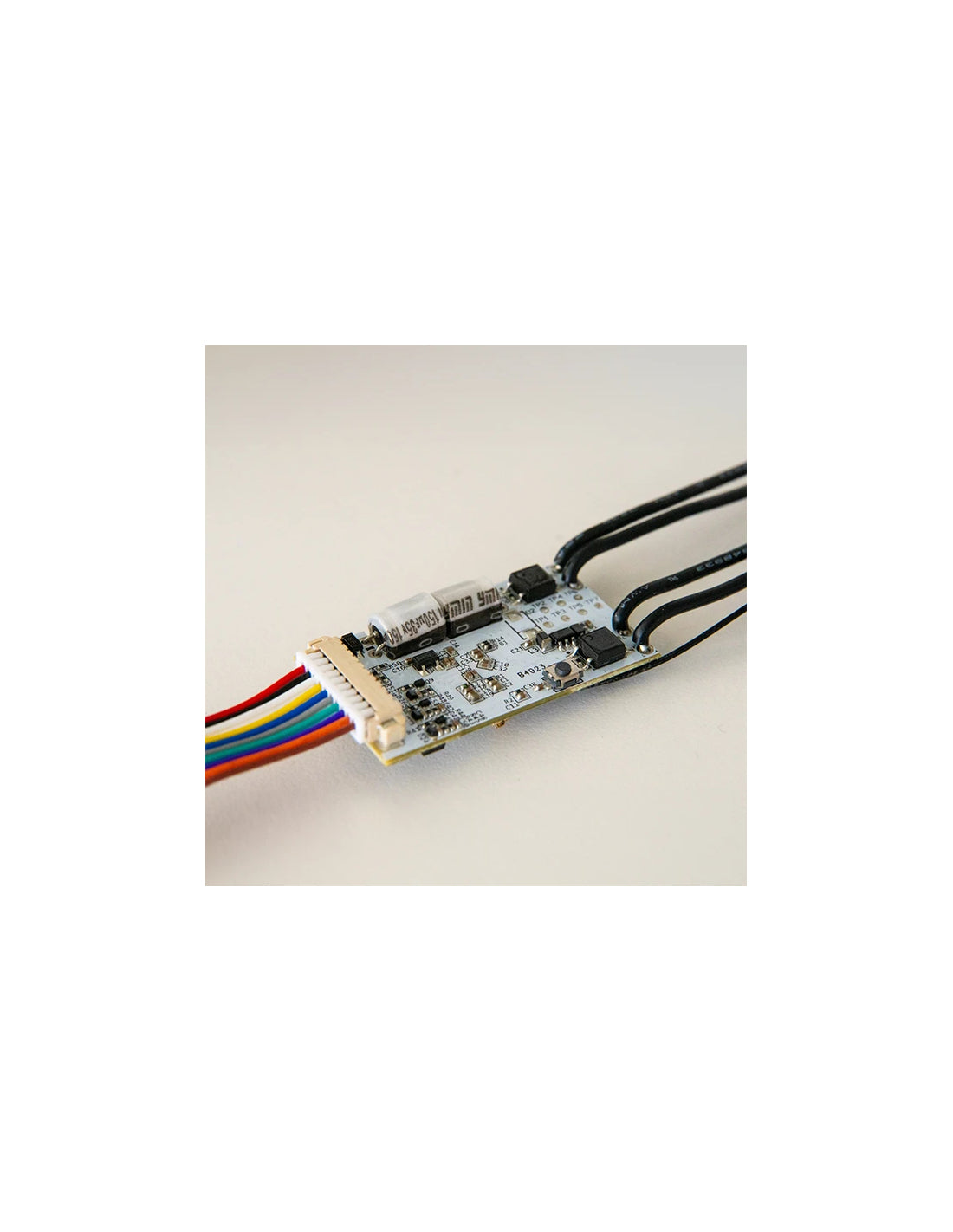 Shelly Plus Uni – Zubehör – I/O-Modul (Niederspannung), WLAN, Bluetooth, 2,4 GHz, 1 W, 70×70×45 mm
