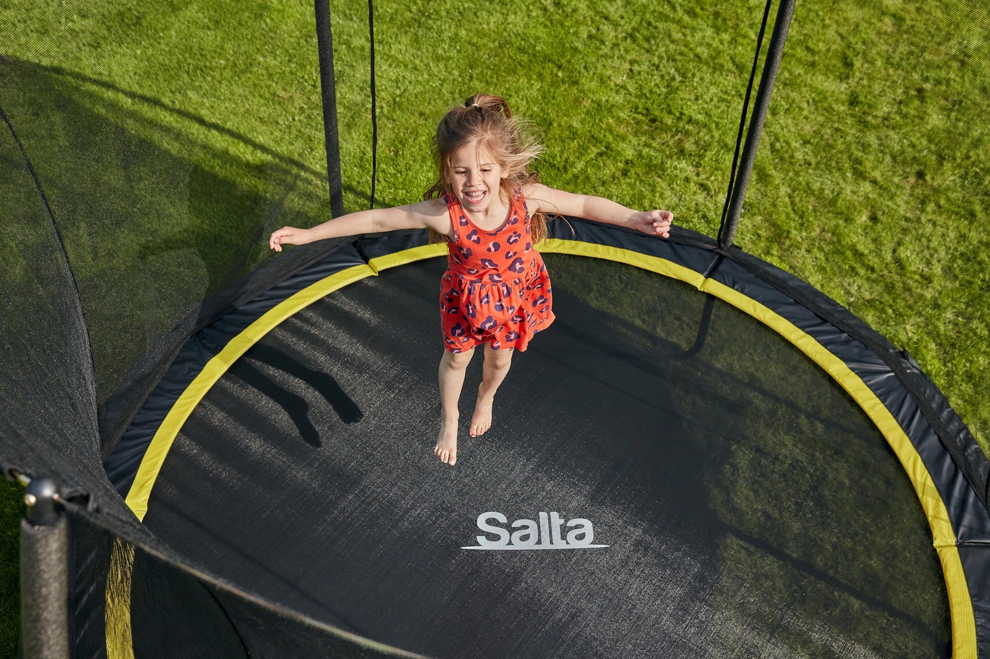 Salta Trampolin über der Erde – rund – Ø 153 cm – max. 50 kg, 30 Federn – ab 5 Jahren – Stahl, schwarz – CE, TÜV
