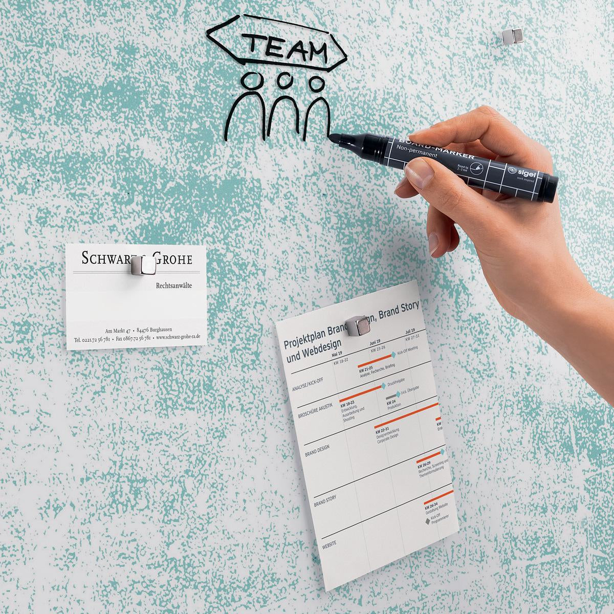 Sigel Whiteboard – 130 × 55 cm, Glas, magnetisch, Wandmontage, inkl. SuperDym Magnetwürfel, Montagesatz