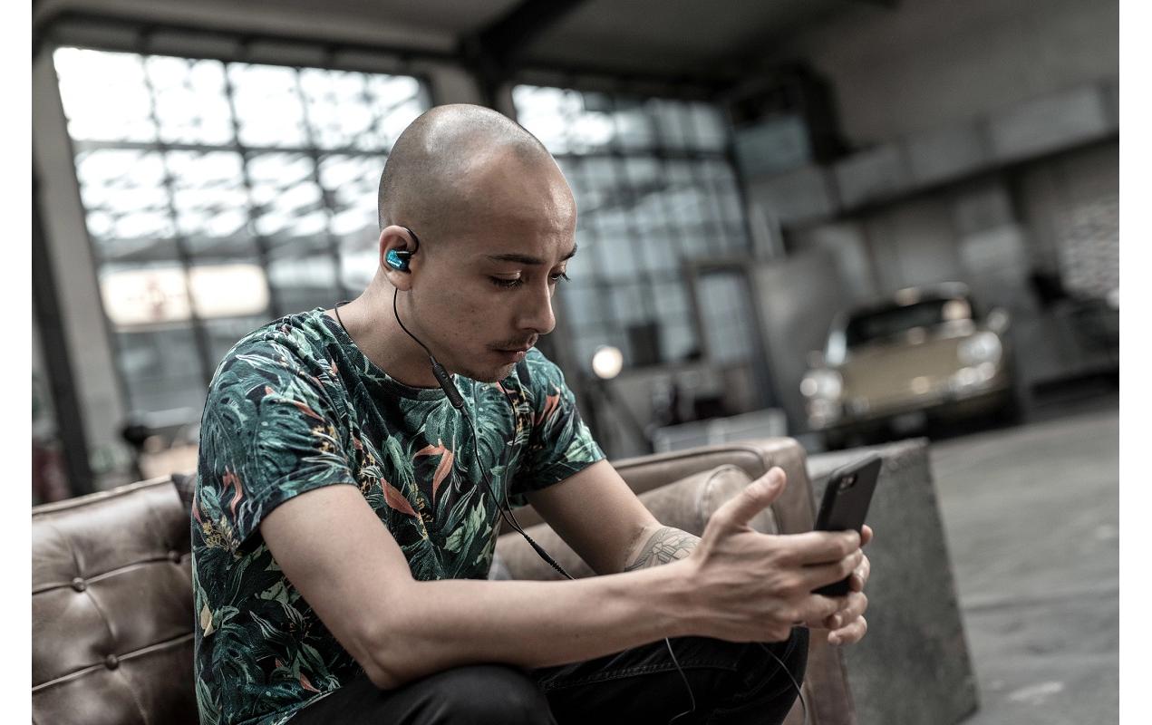 Shure SE215DYBLUNI-EFS – In-Ear Kopfhörer – kabelgebunden – blau