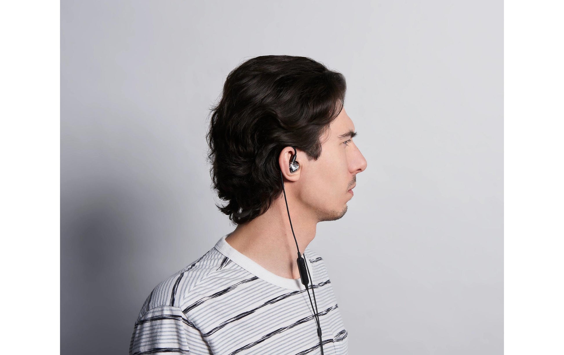 Shure SE42HYBKUNI-EFS – In-Ear Kopfhörer – kabelgebunden – schwarz
