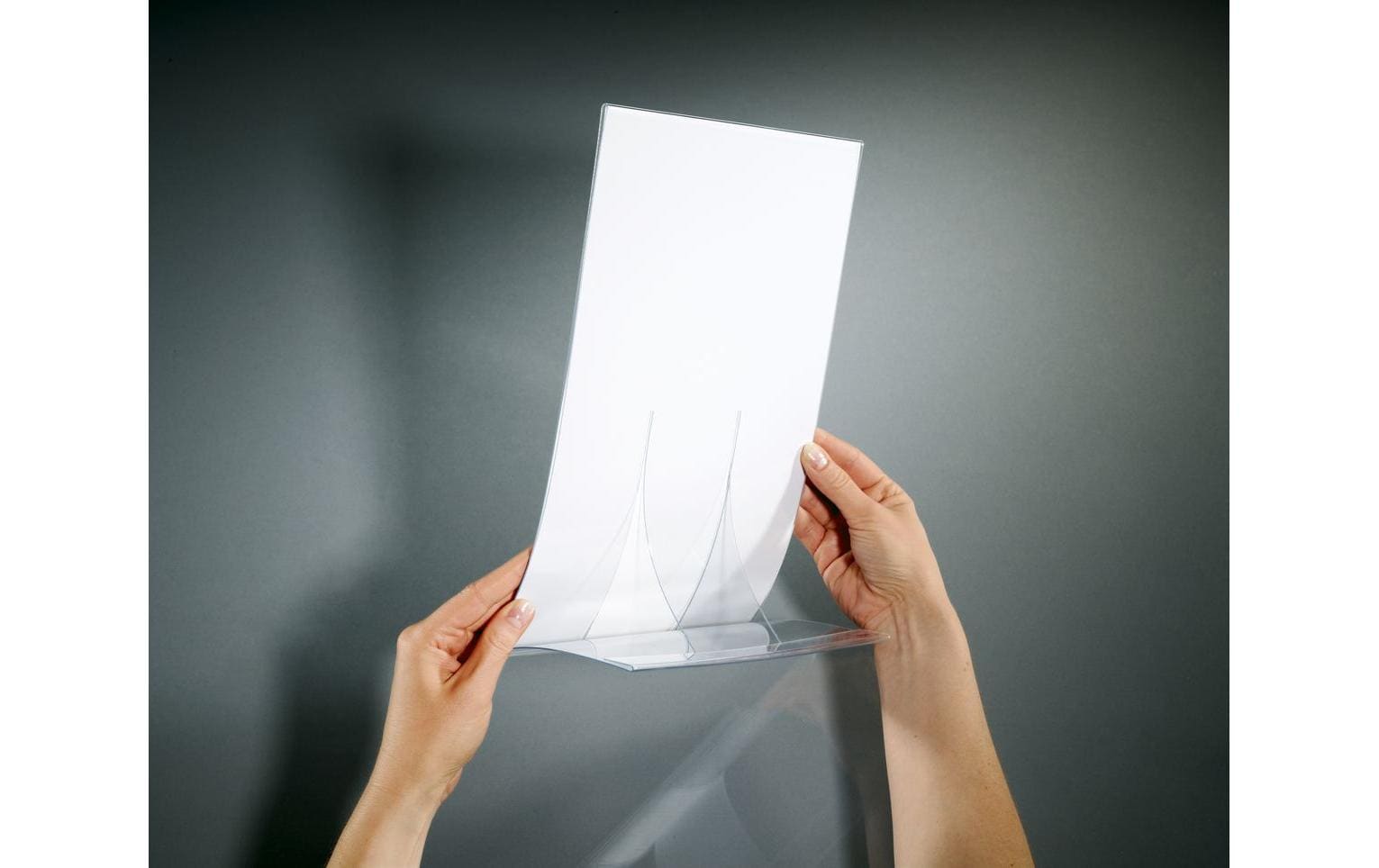 Sigel Tischaufsteller – für A5 Hochformat, Transparent, Kunststoff, 157×90×225 mm