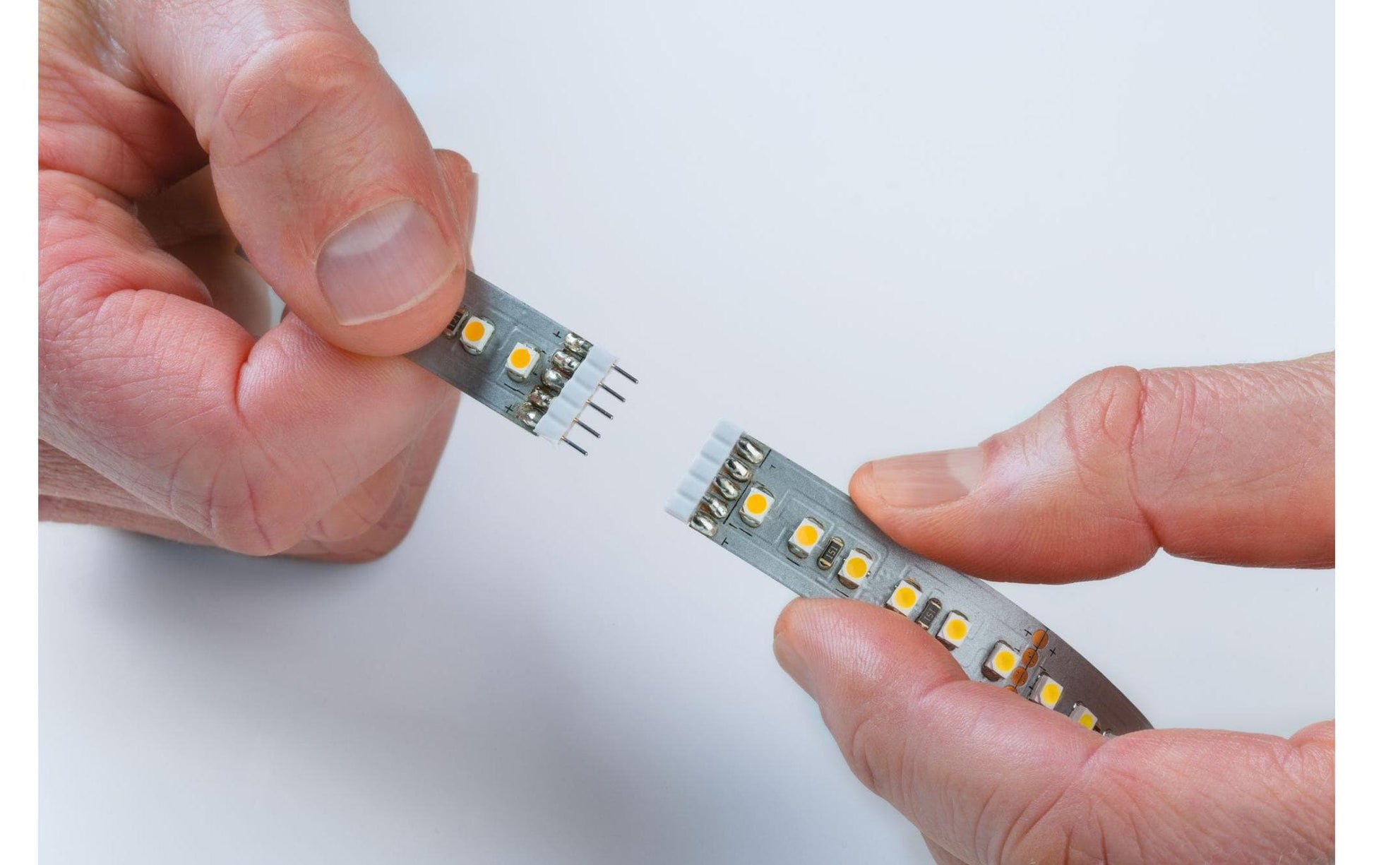 Paulmann LED-Strip 5 m – Warmweiss 2700 K, 1500 lm, 20 W – IP20 – 1 Stk. – Weiss