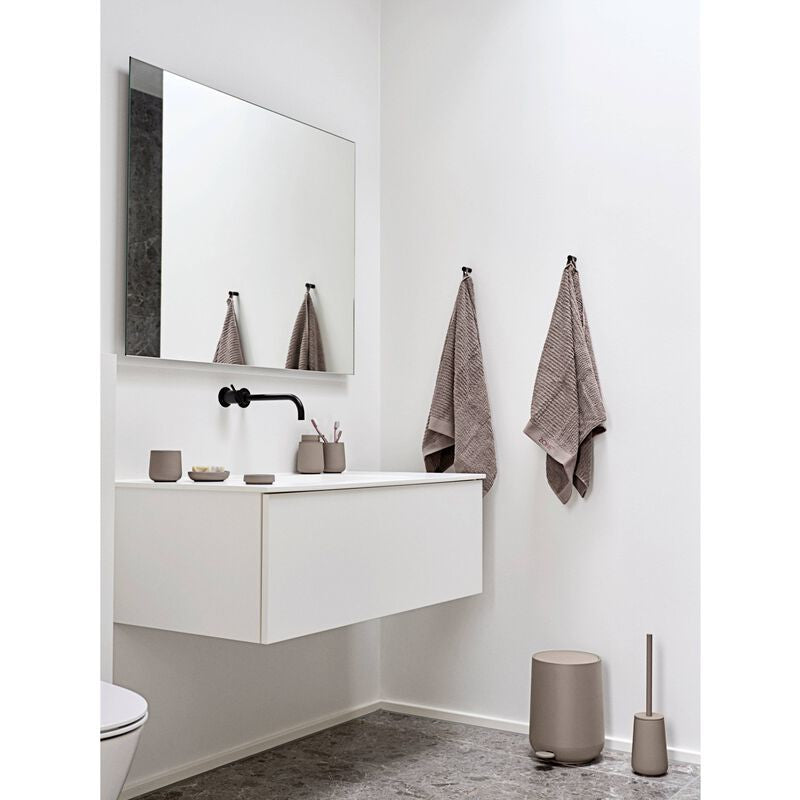 Zone Denmark Zahnbürstenhalter Nova One – 8×8×10 cm, Steingut, freistehend, Taupe