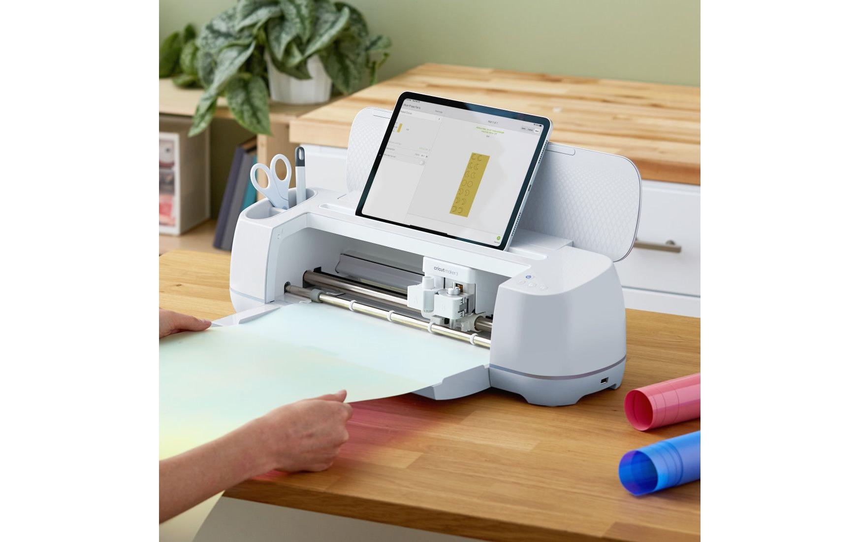 Cricut Aufbügelfolie Holographisch – Blau – 330 × 2700 mm – für Maker 3 und Explore Air 3