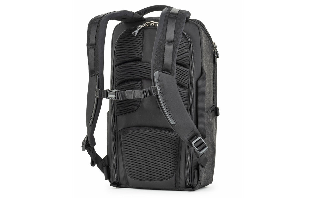 Think Tank BackStory 15 Kamerarucksack – Schwarz – für 16" Notebook, 4 Objektive