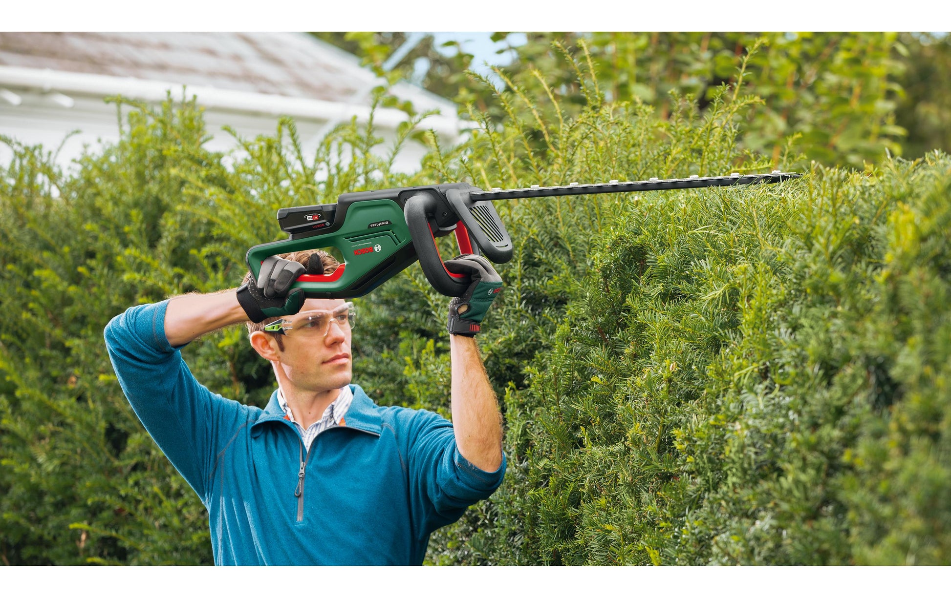 Bosch UniversalHedgeCut Akku-Heckenschere – 18 V – Schwertlänge 50 cm – 2,5 Ah & Ladegerät – POWER FOR ALL
