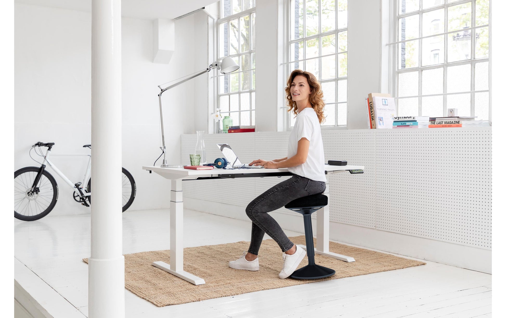 Actiforce Hocker Activity 2.0 – Sitzhöhe 97 cm, 120 kg, schwarz