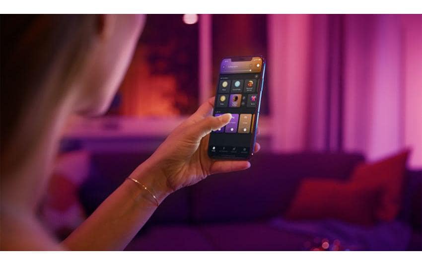 Philips by Signify Philips Hue Smart-Leuchtmittel E27 White & Color Ambiance – 1055 lm, 2200–6500 K/mehrfarbig, dimmbar – 3er-Pack