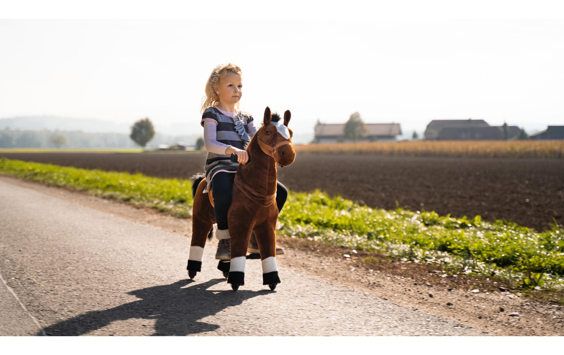 Zoosy Aufsitztier Pferd – 4 Räder, max. 75 kg – 90 × 91 × 27 cm – ab 4 Jahren