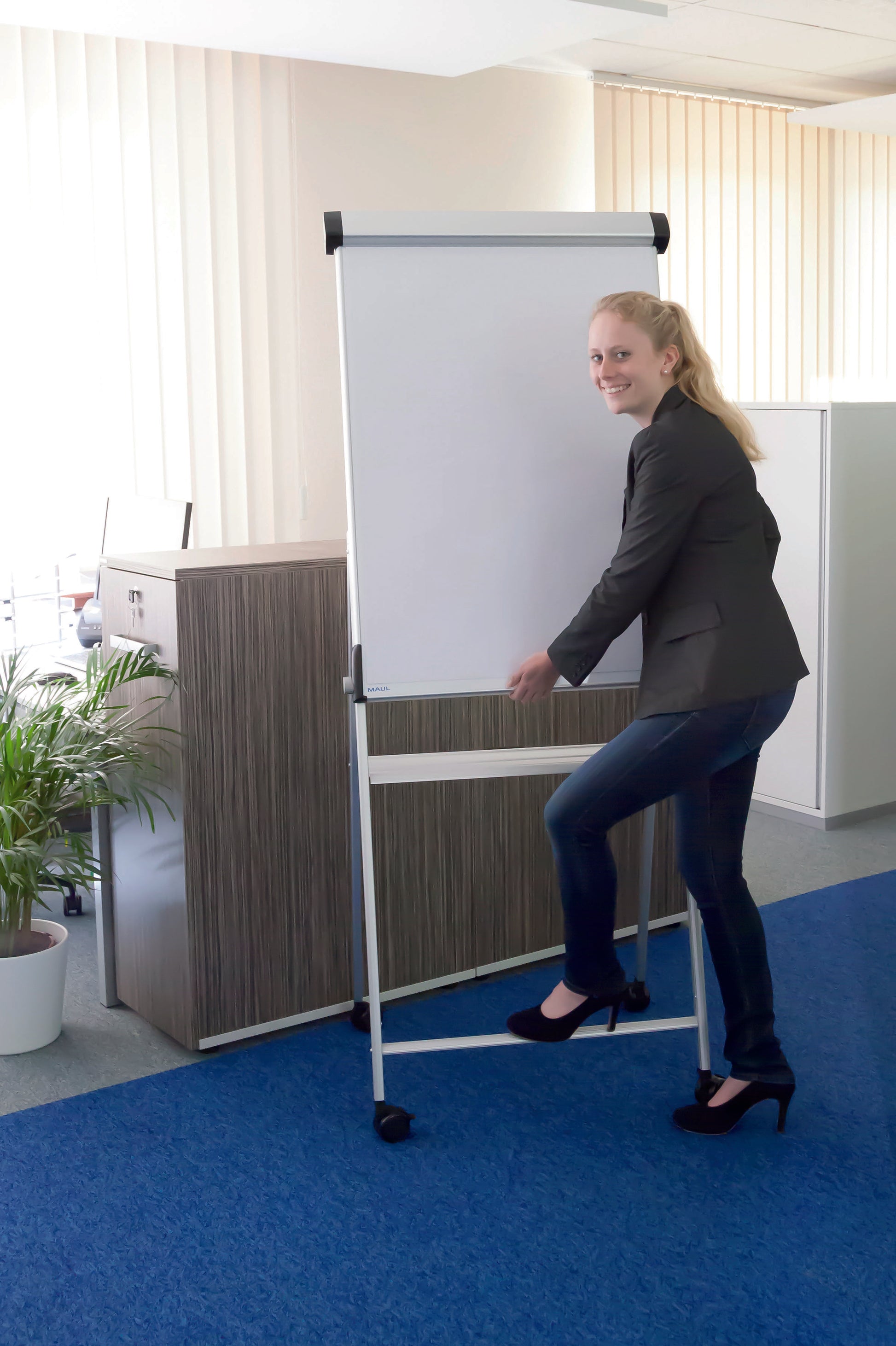 MAULpro Flipchart mobil, magnetisch – 69 × 96 cm