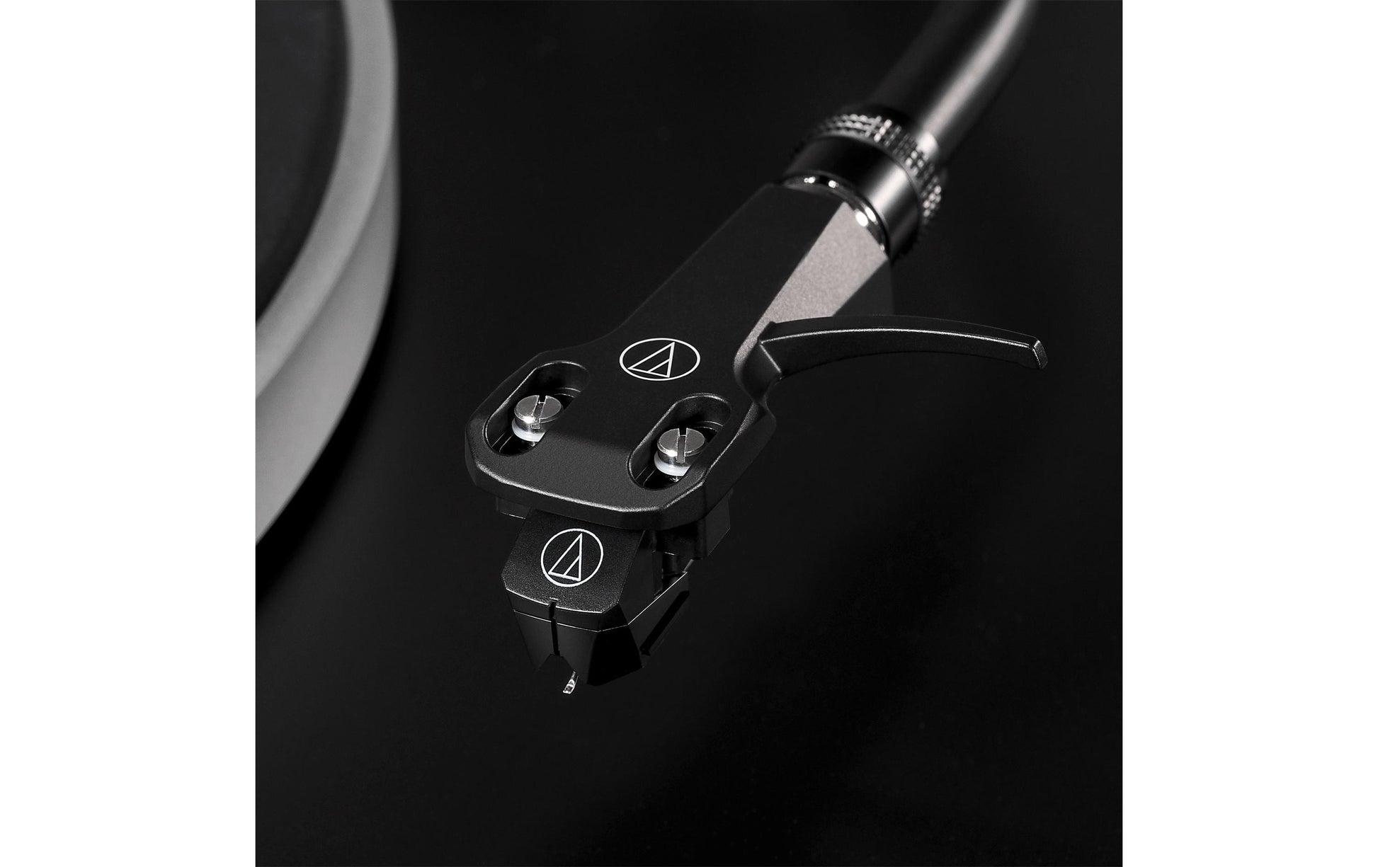 Audio-Technica AT-LP5X – Plattenspieler – Stationär – Direktantrieb, J-Tonarm, Phono-Vorverstärker – Schwarz