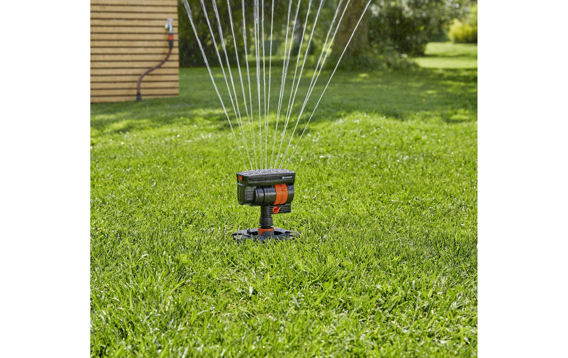 Gardena Pipeline-Viereckregner – Sprühbereich 3–18 m, max. 216 m², Schwarz/Orange, für Pipelinesystem