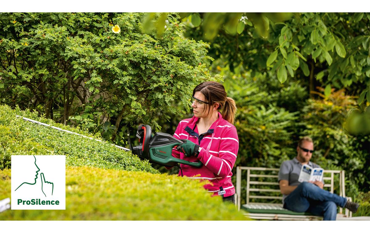 Bosch UniversalHedgecut 50 Heckenschere – 480 W – Schwertlänge 500 mm – Hubzahl 3400 SPM