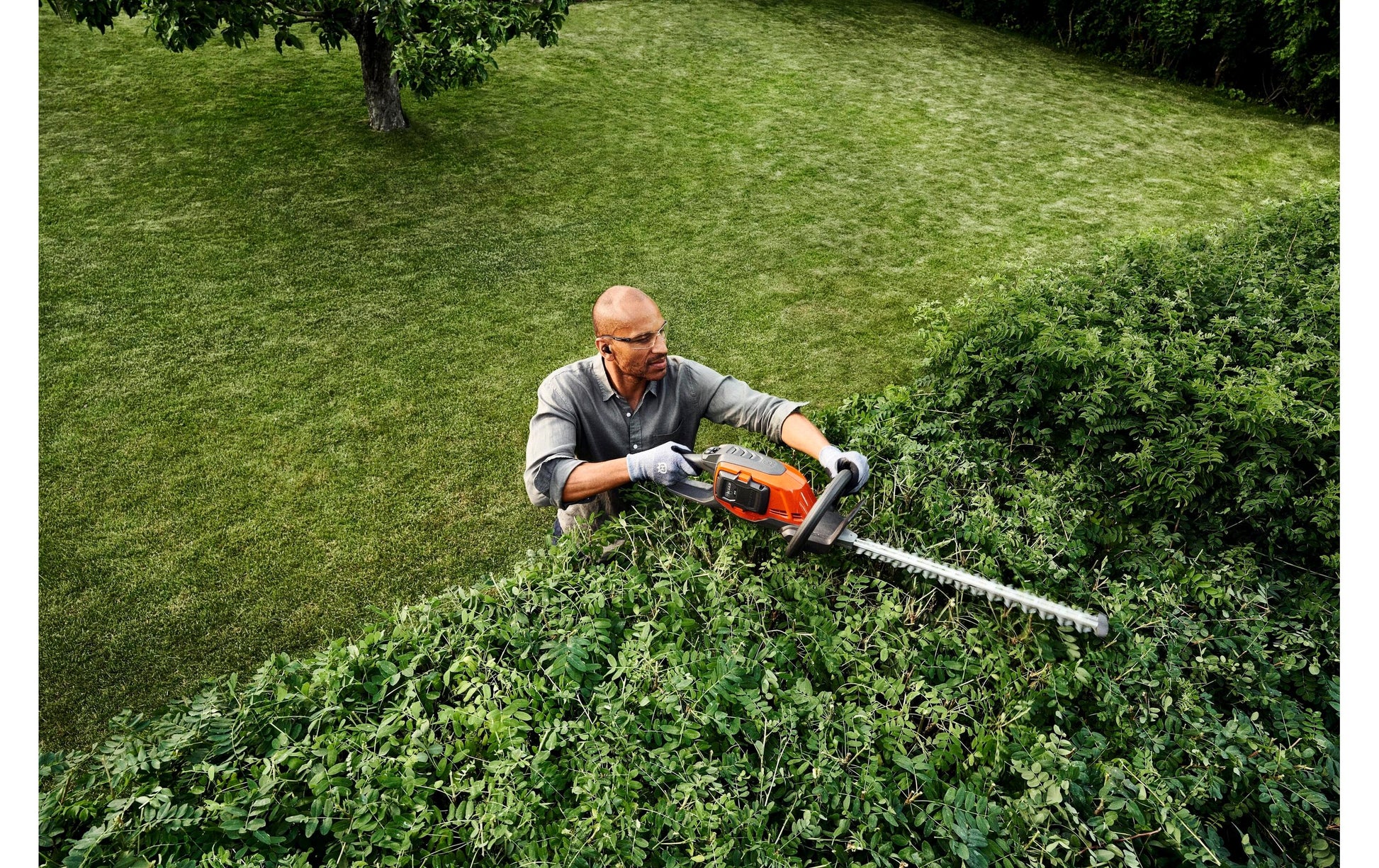 Husqvarna 215iHD45 Akku-Heckenschere – 36 V – 450 mm – max. Schnitt Ø 25 mm – Solo – BLi-X
