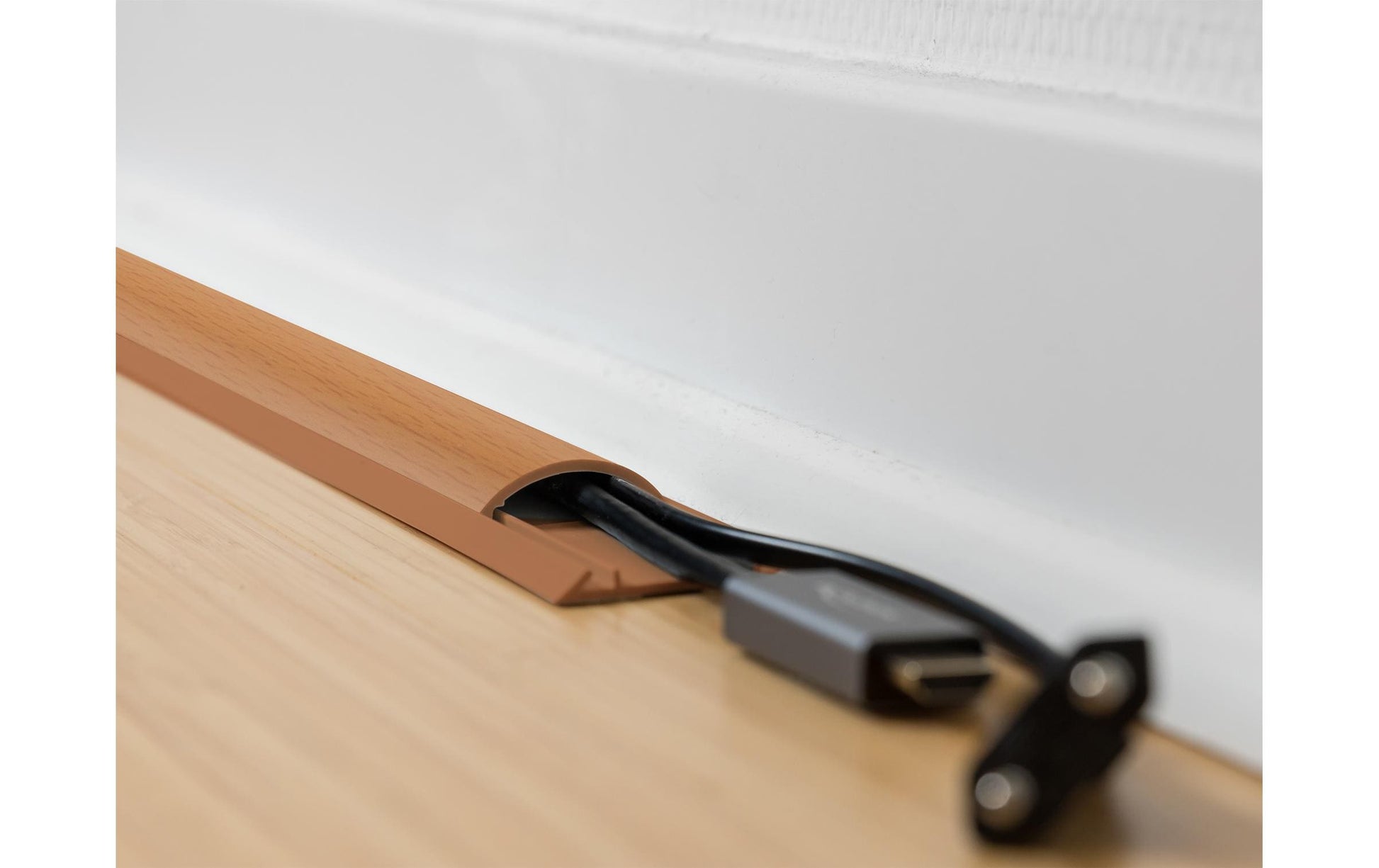 DeLOCK Kabelkanal 30 × 11 mm – 1 m – selbstklebend – braun – PVC