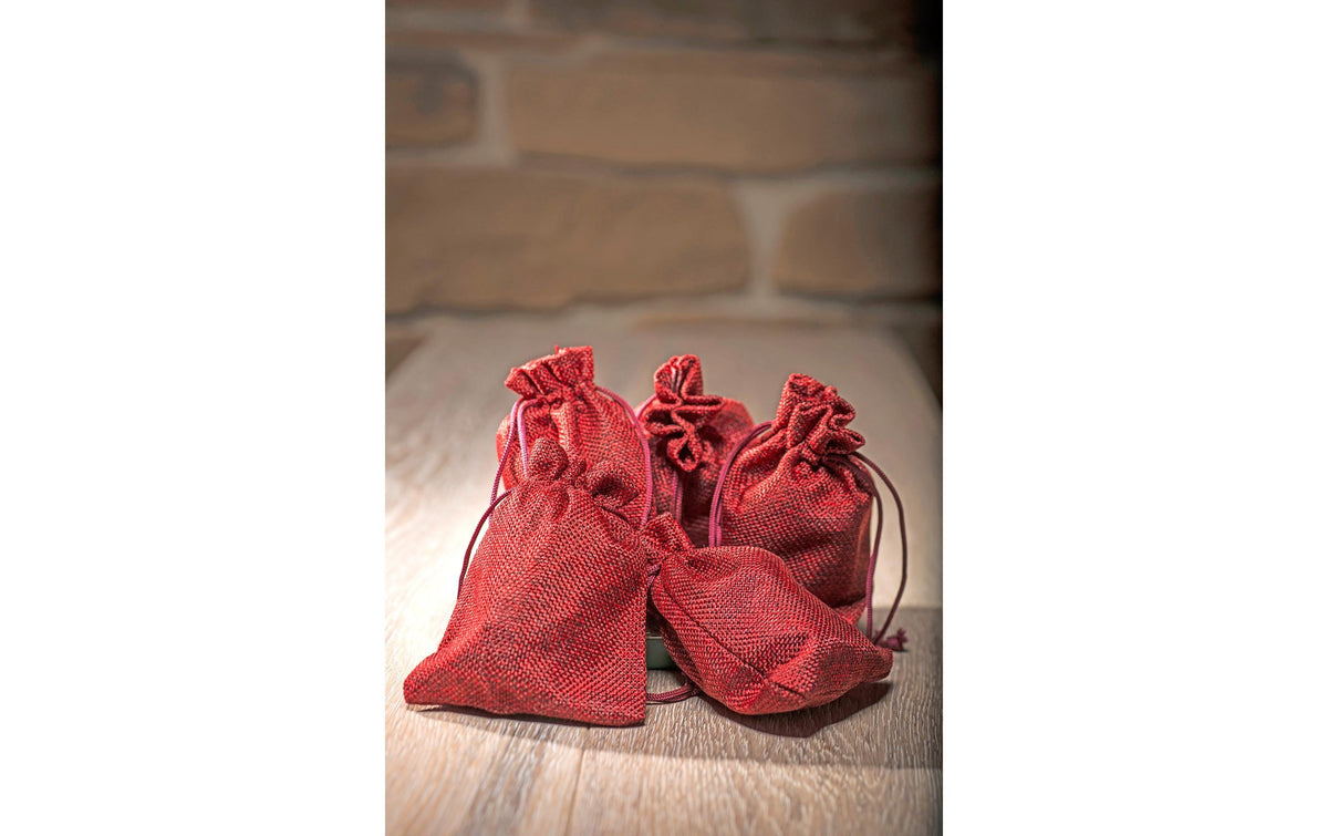 Pajoma Adventskalender-Geschenktüten-Set 'Rot' – Jute, rot, hängend, zum Befüllen, 24 Stück