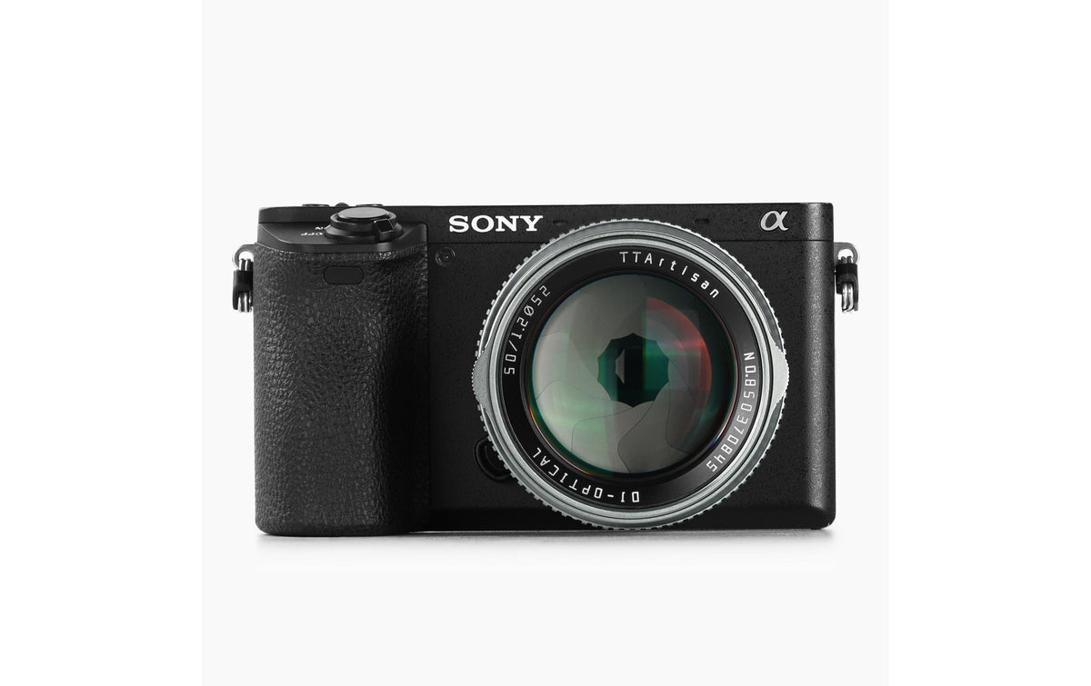 TTArtisan LT3-E Objektiv – 50 mm f/1.2 – für Sony E-Mount (APS-C) – Filter 52 mm – Silber