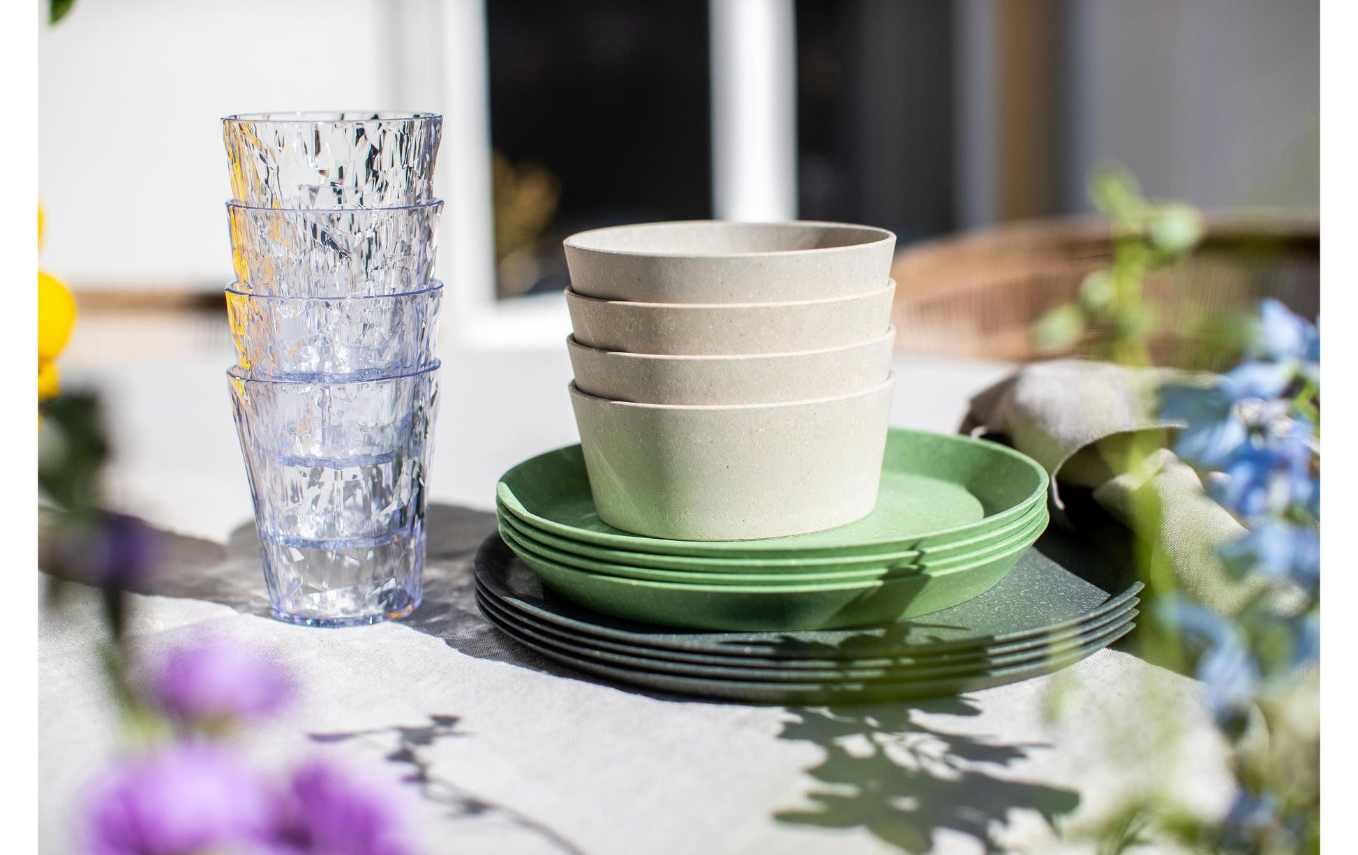 Koziol Teller Connect – 4er Set, Ø 25,5 cm, Kunststoff (biozirkulär), Grün, spülmaschinenfest, BPA-frei