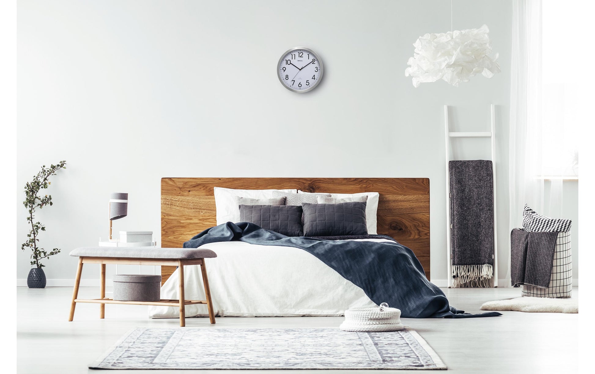 MAUL Wanduhr – Funk – Ø 40 cm, Silber, Kunststoff