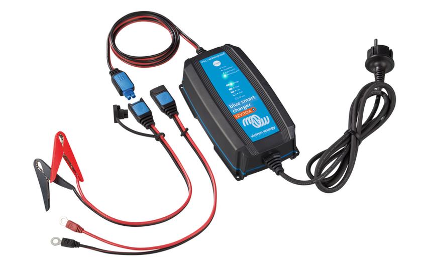 Victron Energy BPC121031034R Ladegerät 12 V/10 A – für Motorrad, Blei-Akkus (Pb) – Blau
