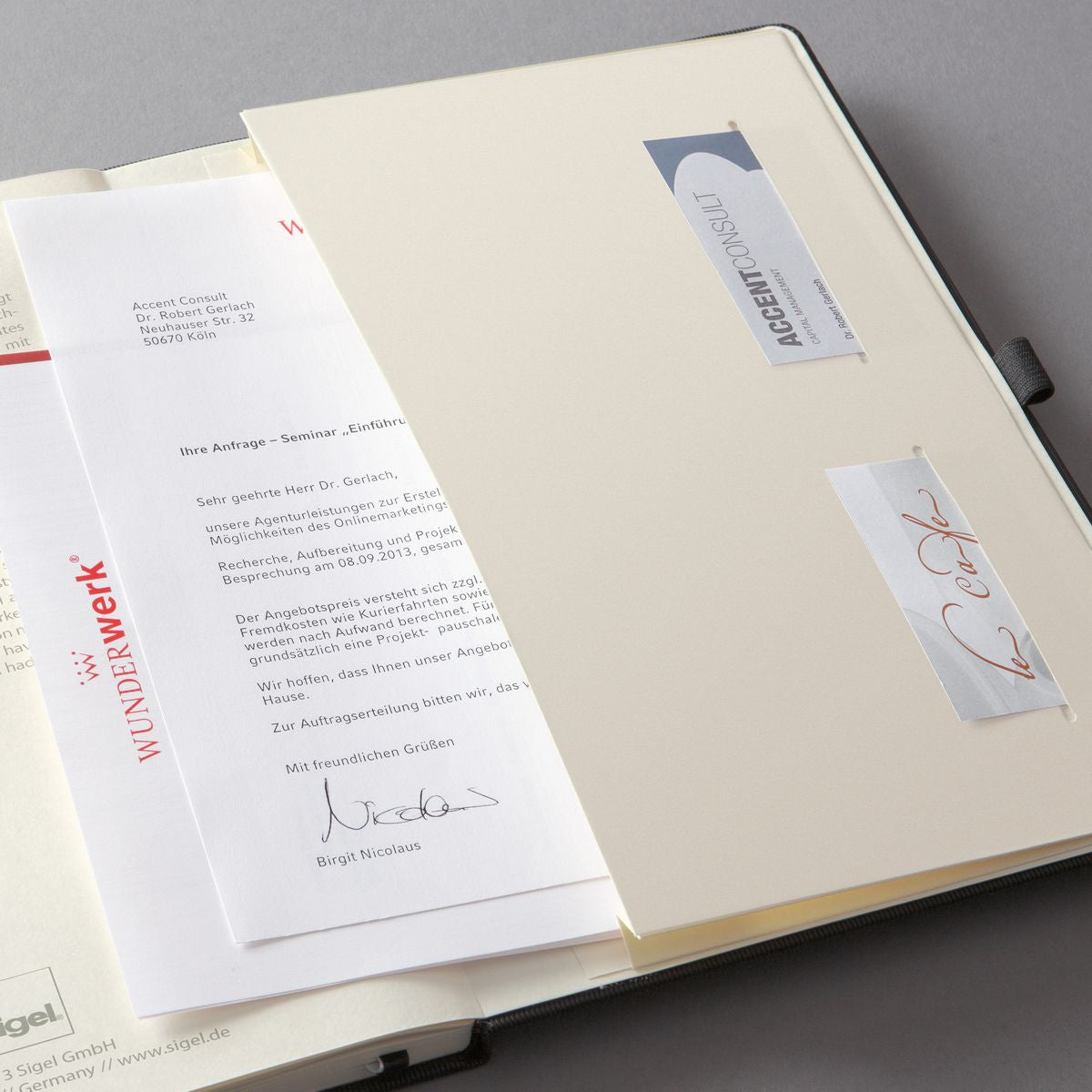 Sigel Notizbuch, 225 × 315 mm, liniert, Fadenheftung, 194 Seiten, 80 g/m² – schwarz