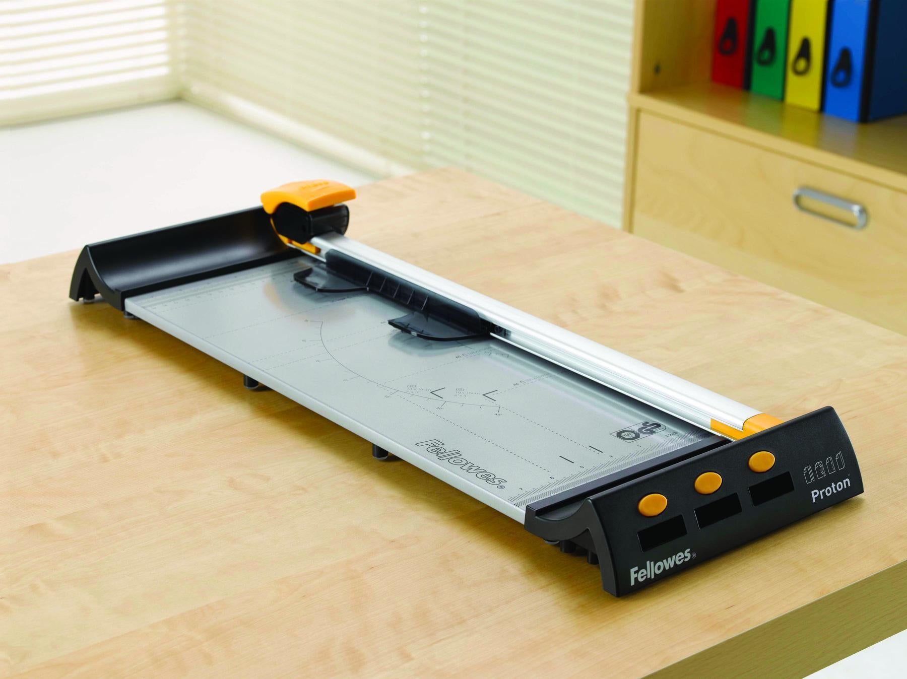 Fellowes Rollenschneider Proton – 460 mm, bis A3, 10 Blatt