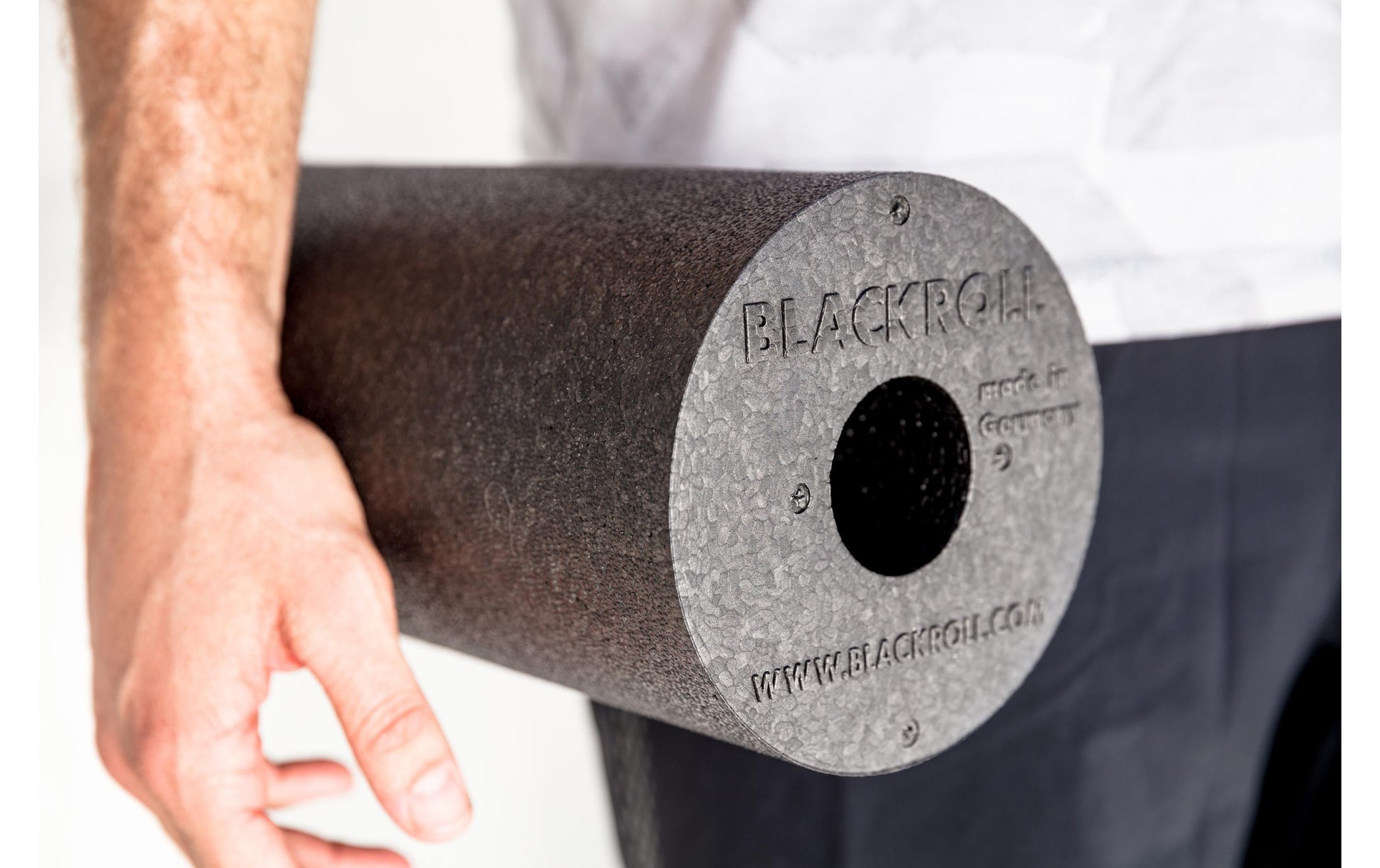 Blackroll Faszienrolle Standard – Hart – 30 × 15 cm, 1 Stk – schwarz