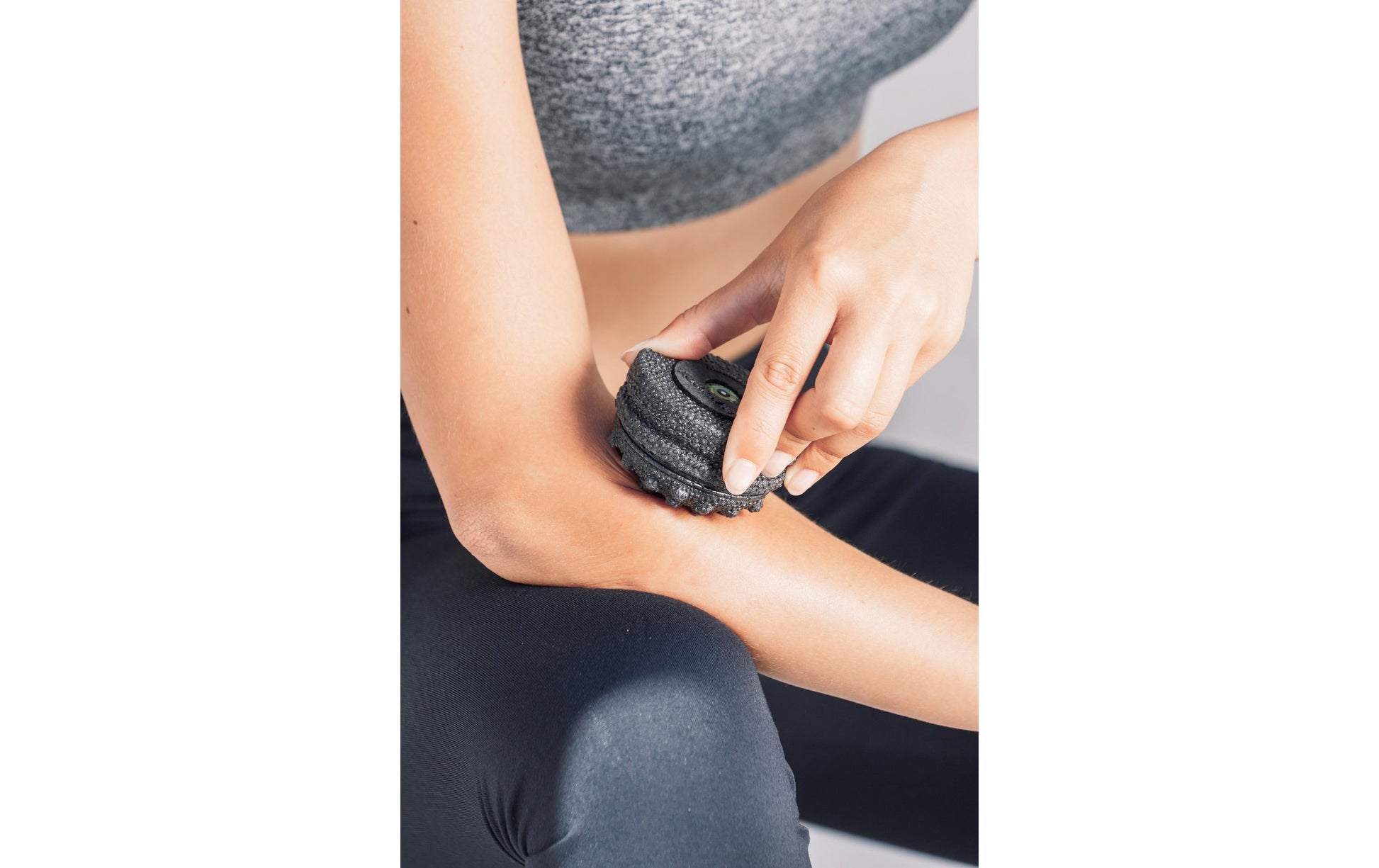 Blackroll Massagerolle Twister – hart – Ø 7 cm × 5 cm, schwarz, Schaum