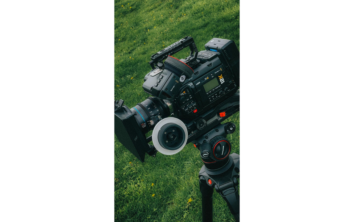 Sirui 780416 Arri PL Cine-Objektiv – 24 mm T/2 – Vollformat, Makro, manuell, 92 mm Filter