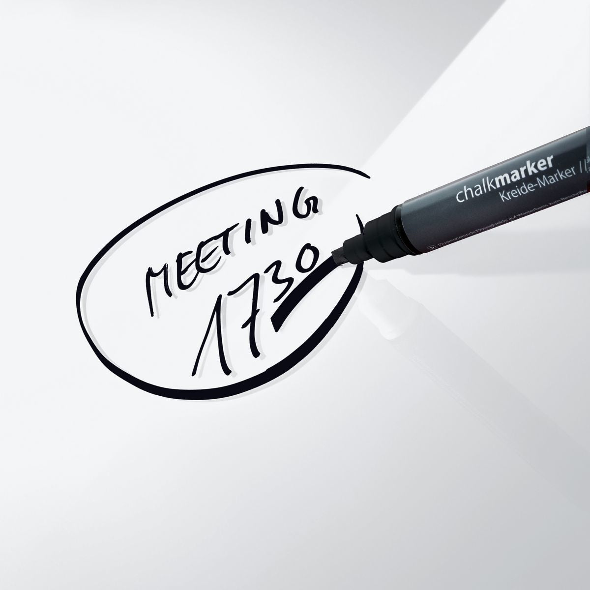 Sigel Whiteboard – 130 × 55 cm, Glas, magnetisch, Wandmontage, inkl. SuperDym Magnetwürfel, Montagesatz