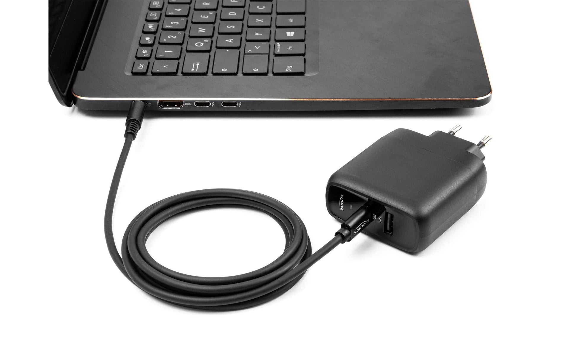 DeLOCK USB-Kabel USB-C auf 6,0×4,3 mm – 1,5 m – Abgewinkelt – Schwarz