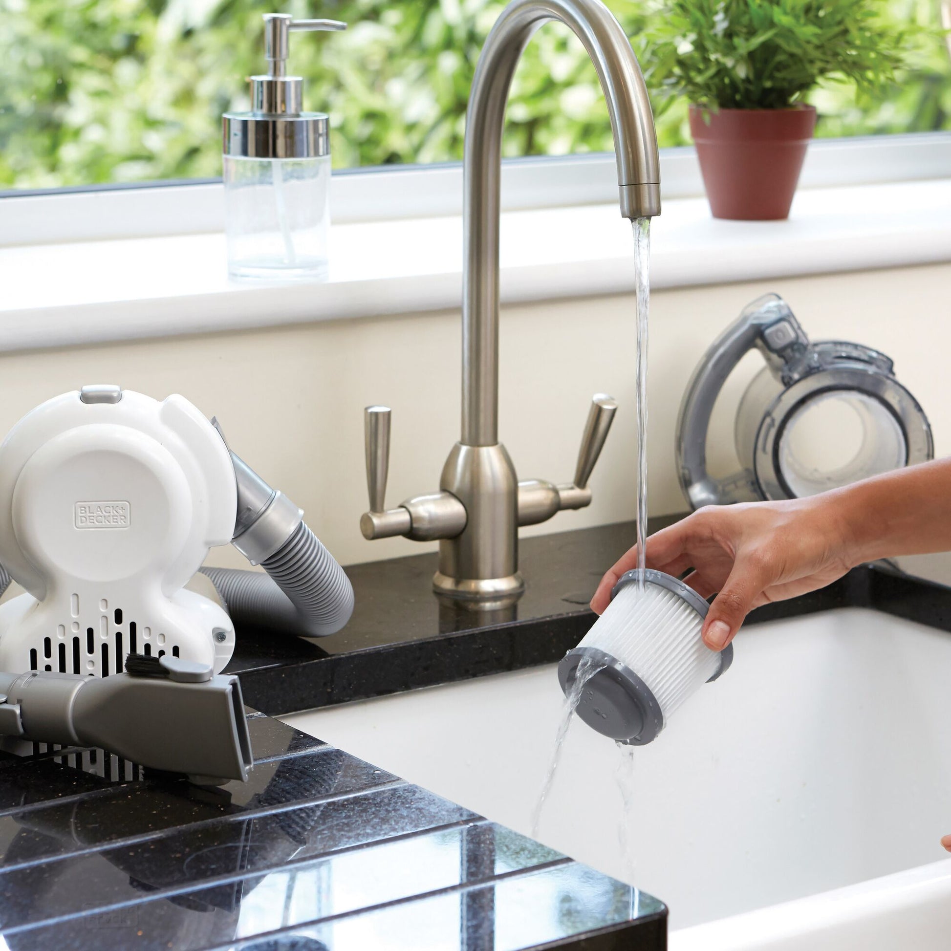 Black & Decker BLACK+DECKER Handstaubsauger Flexi – 1500 mAh, 0,6 l, Akkubetrieb, 18 V