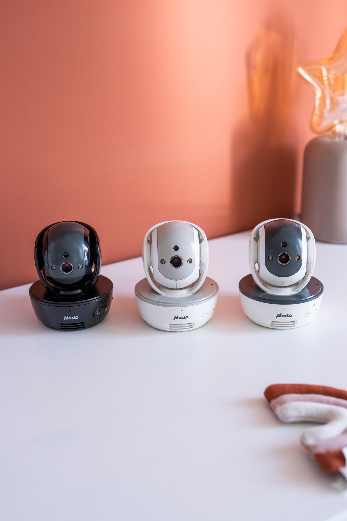 Alecto DVM-200 Video-Babyphone – Nachtsicht, 300 m Reichweite, 2-Wege-Audio, Akku 10 h